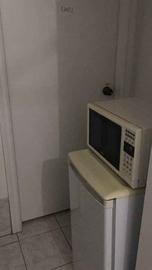 Monthly University Apartment-Elizabeth Toronto Bagian luar foto